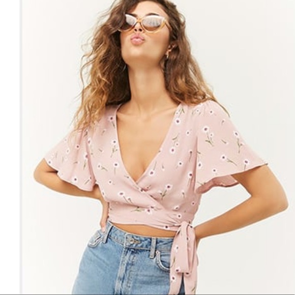 Forever 21 Tops - Wrap top🛍